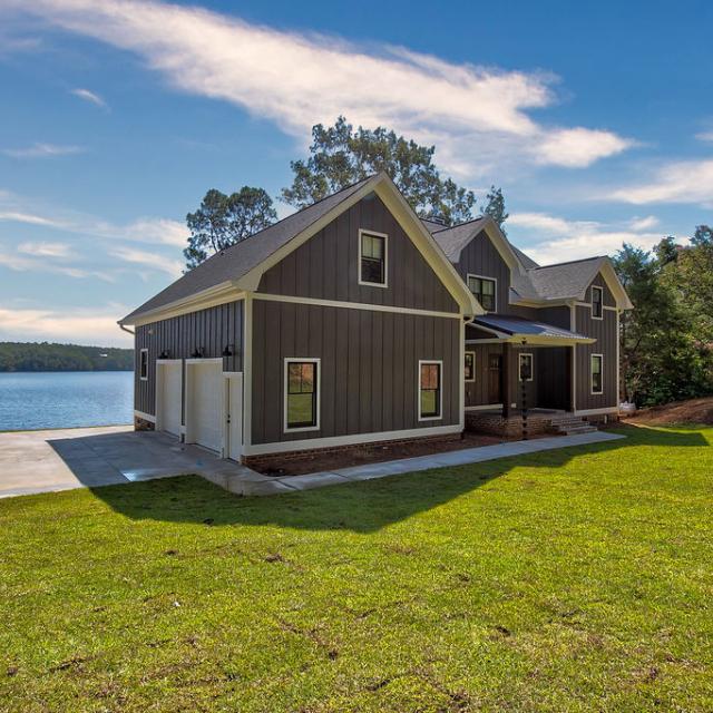 Exterior of Rafter B custom lakeside home