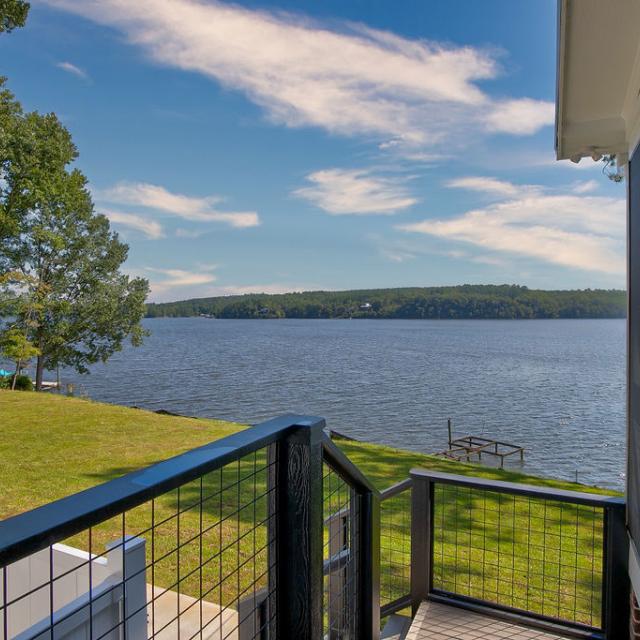 Exterior of Rafter B custom lakeside home