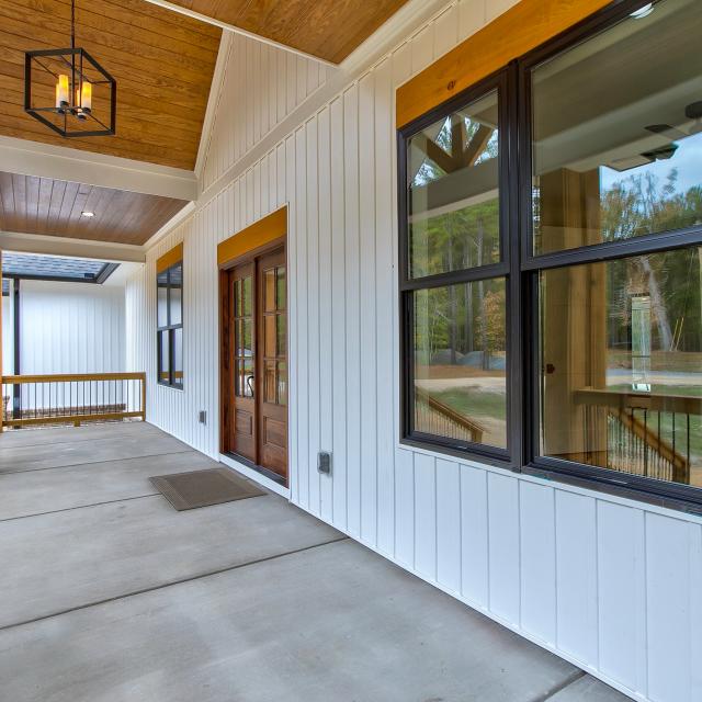 Front porch and entryway